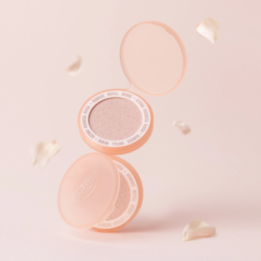 Velvet Touch Compact Highlighter
